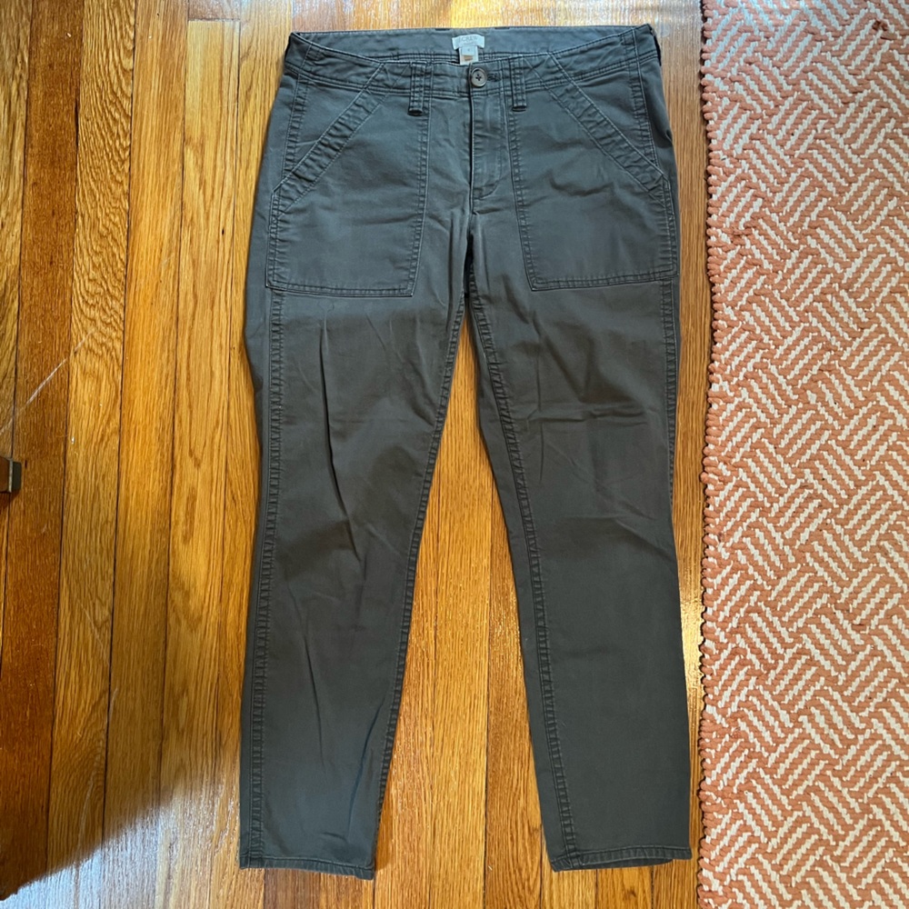 JCrew Factory, stretch straight leg chino. GREAT pockets